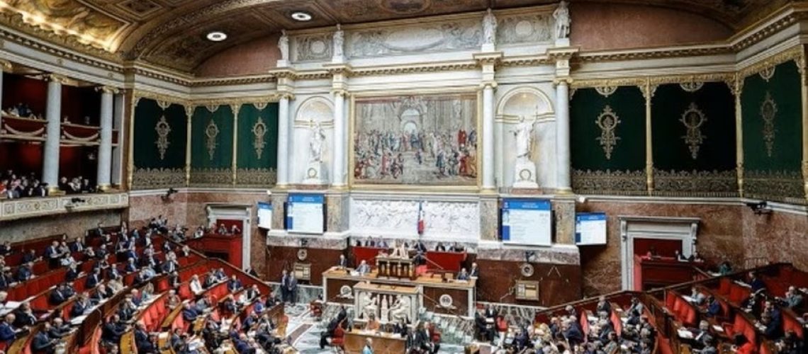 2023-06-07 - vista-geral-da-camara-da-assembleia-nacional-francesa-afp